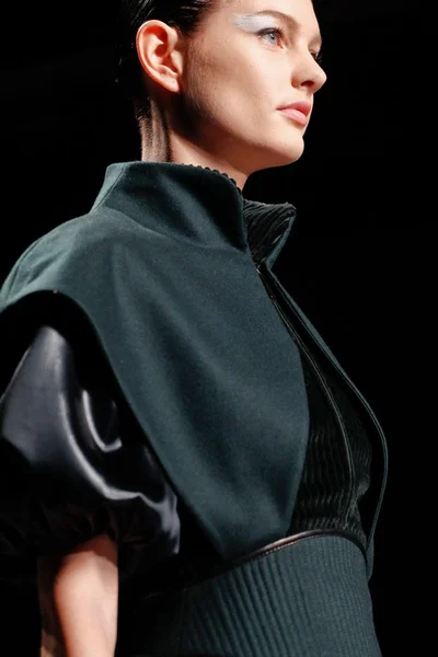 Look 17